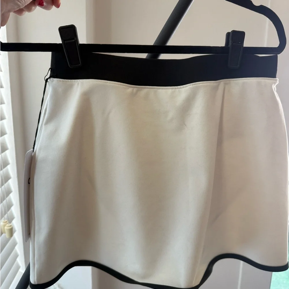 NWT ALO Yoga Streamline Streamlined Tennis Skirt Skort White Black